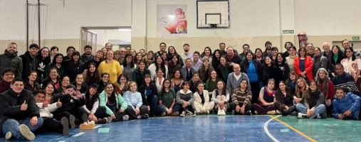 Personal docente participando en la Jornada Institucional del Instituto San José en Puerto Deseado.