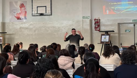 Disertación del Hermano Hugo Vera SDB durante el encuentro formativo de la comunidad educativa pastoral