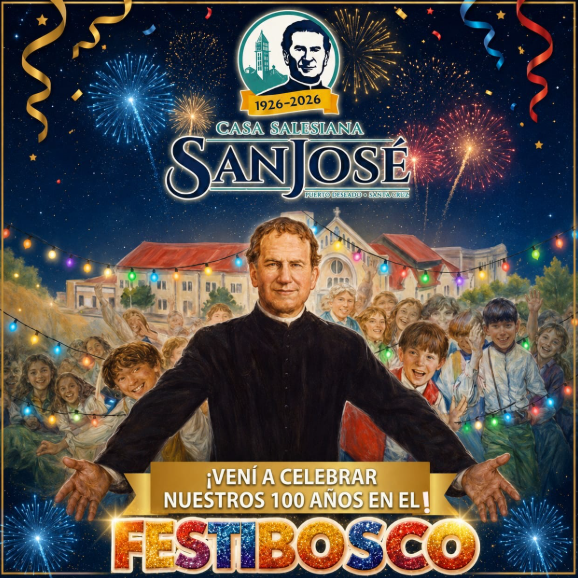 Comunidad y familias disfrutando del Festival de Don Bosco en el gimnasio del Instituto Salesiano San José durante la celebración de su Centenario en Puerto Deseado.